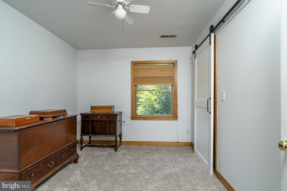 6070 Fredericksburg Road photo 26