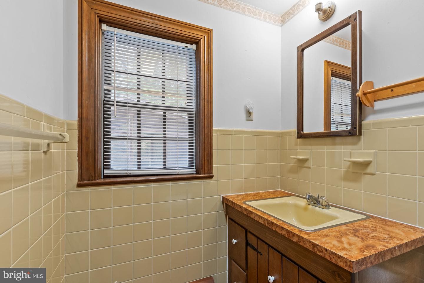 6559 Creek Road photo 32