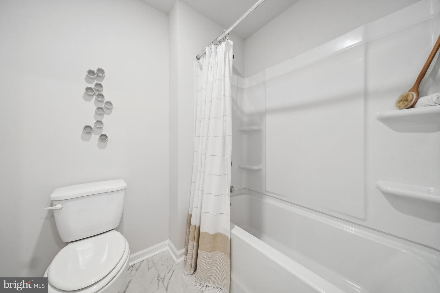 8685 Thomas Jefferson Way photo 30