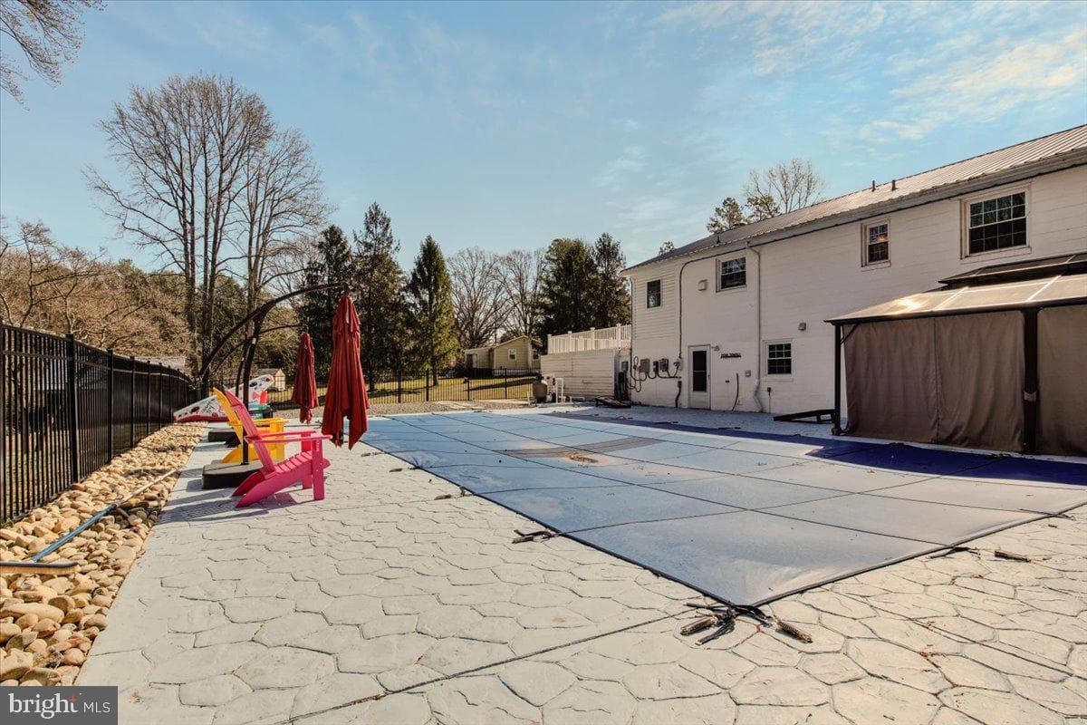 7022 Springhill Road photo 27