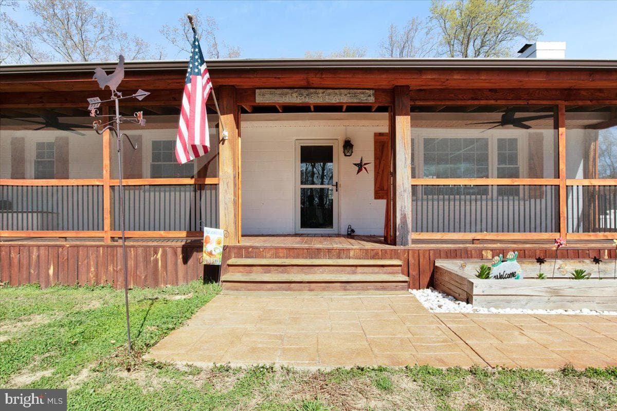 7022 Springhill Road photo 3