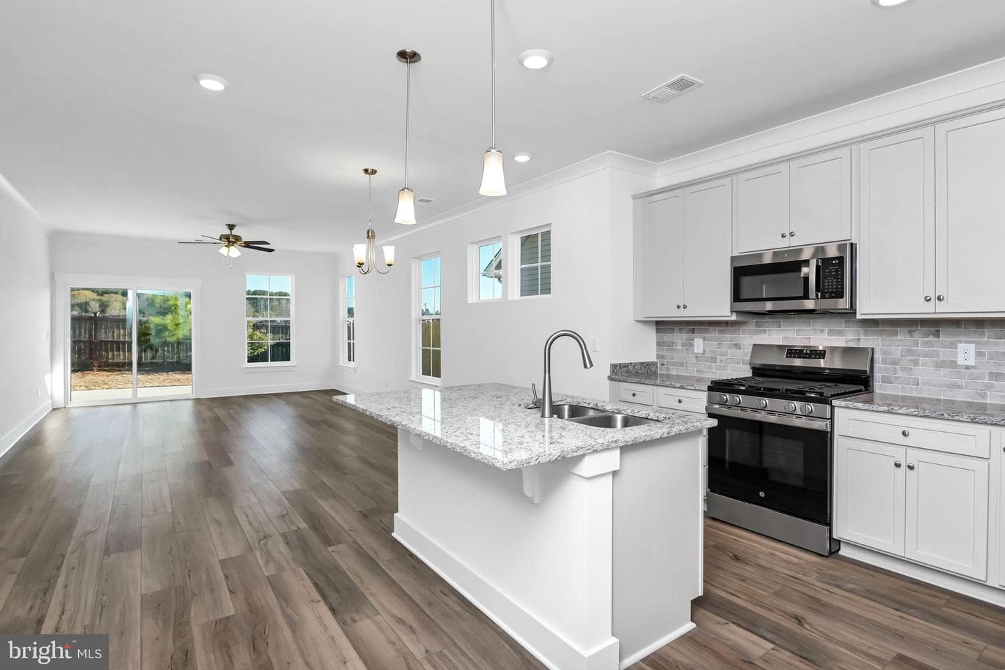 10243 Szalay Lane photo 3
