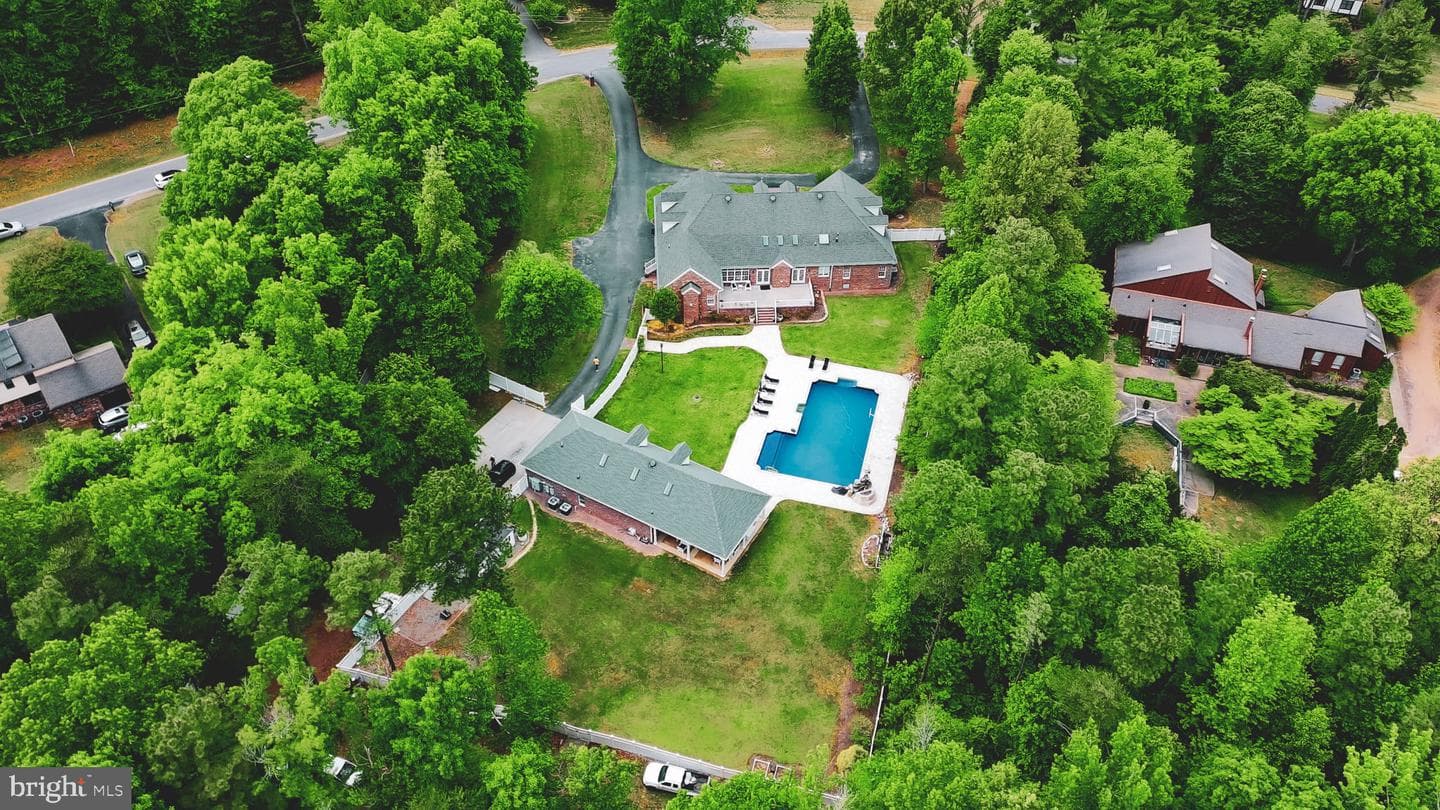 11029 Brookhollow Drive photo 10
