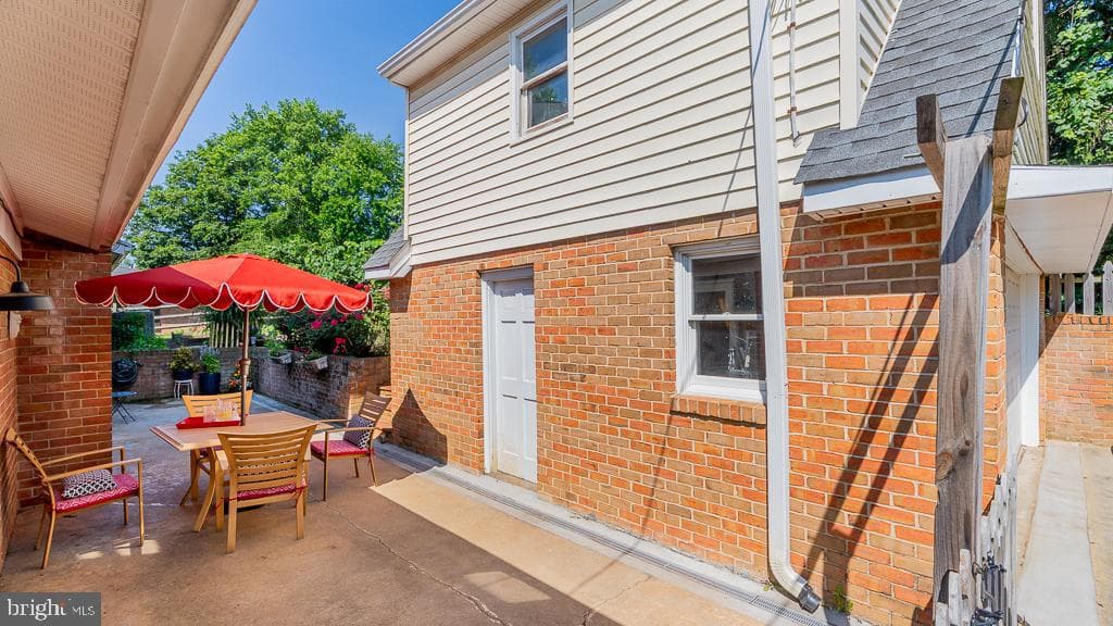 451 Myers Avenue photo 58