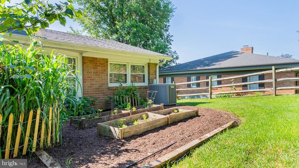 451 Myers Avenue photo 59