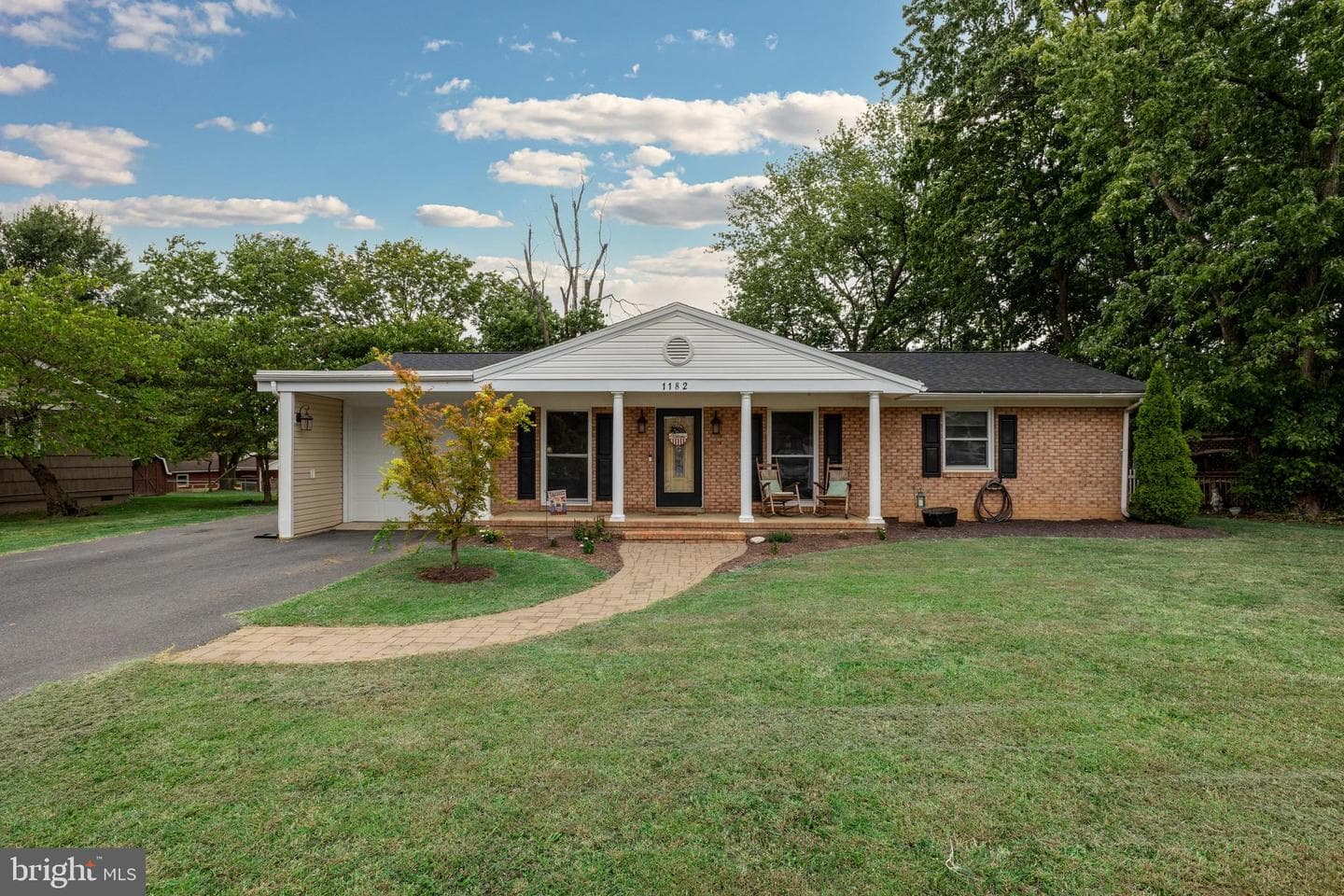 1182 Dale Circle photo 1