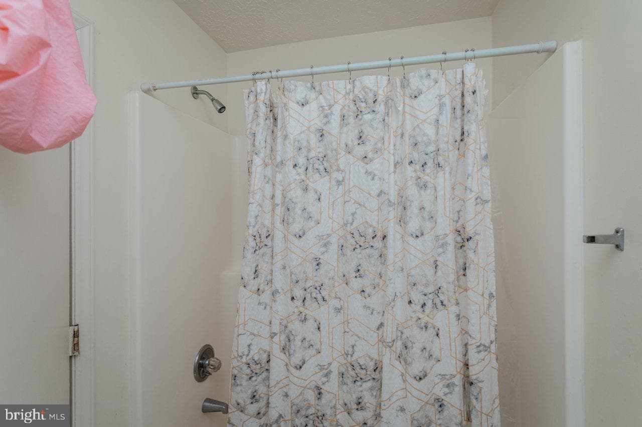 860 Vine Street photo 11