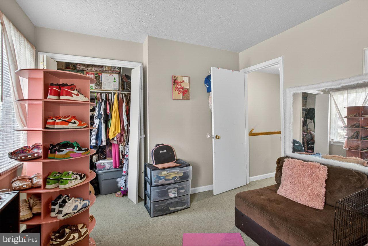 860 Vine Street photo 17