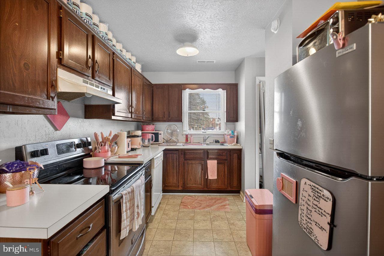 860 Vine Street photo 28