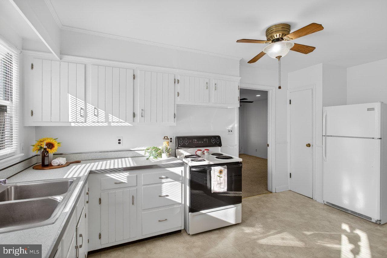 913 Spotswood Drive photo 10