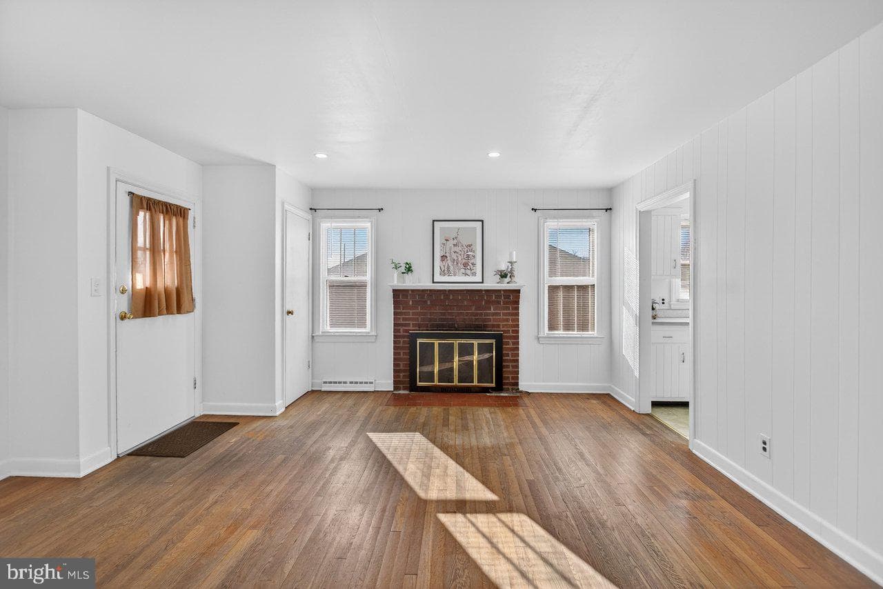 913 Spotswood Drive photo 3
