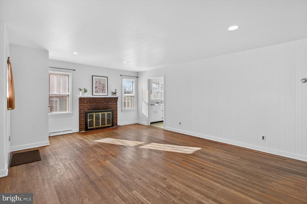 913 Spotswood Drive photo 4