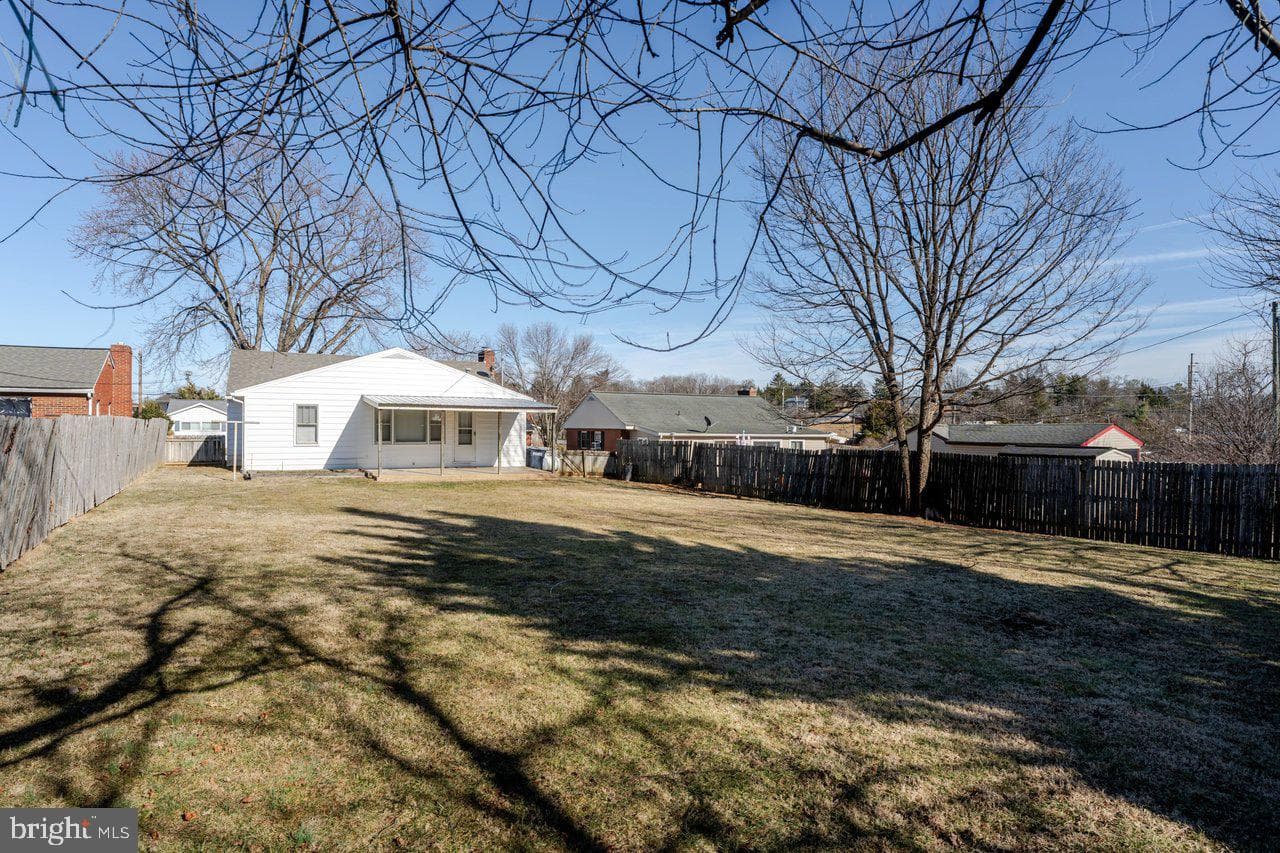 913 Spotswood Drive photo 40