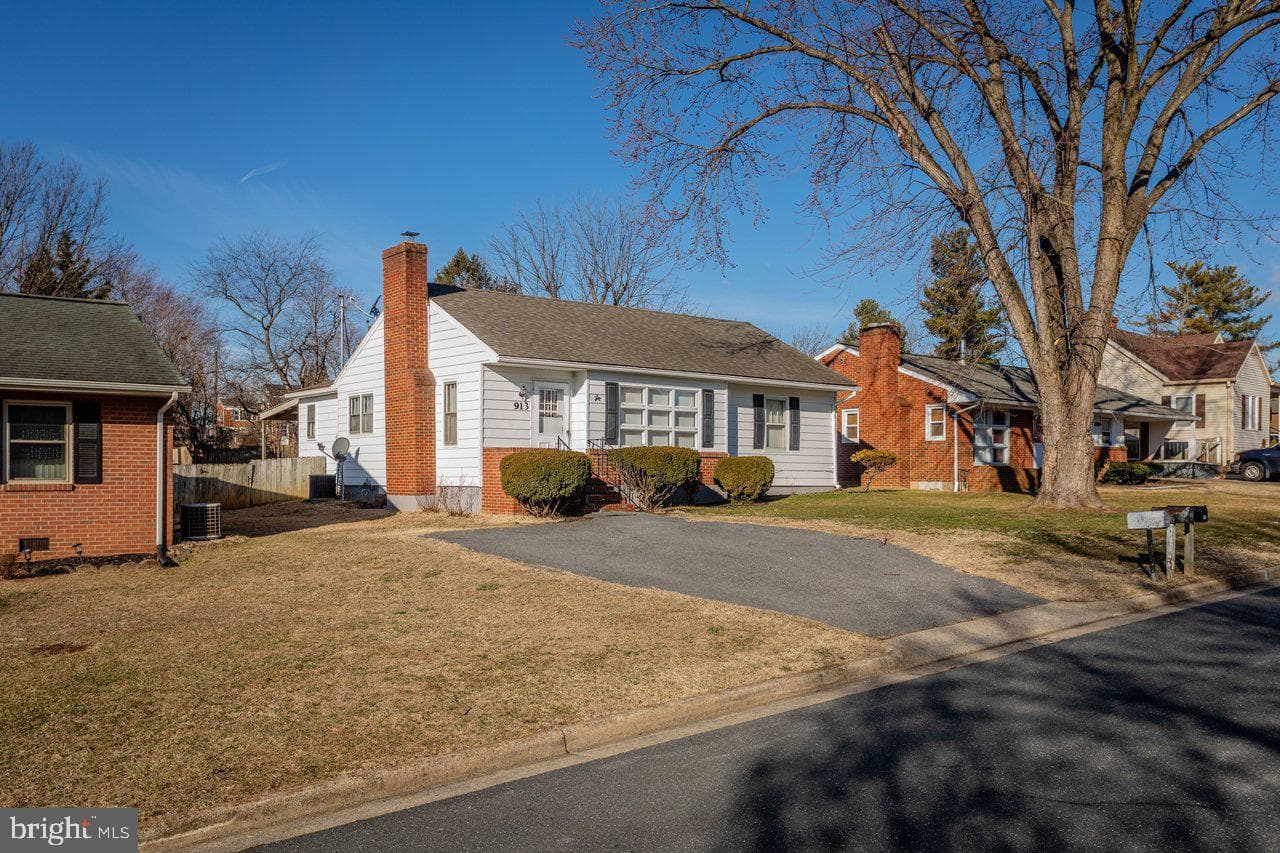 913 Spotswood Drive photo 44