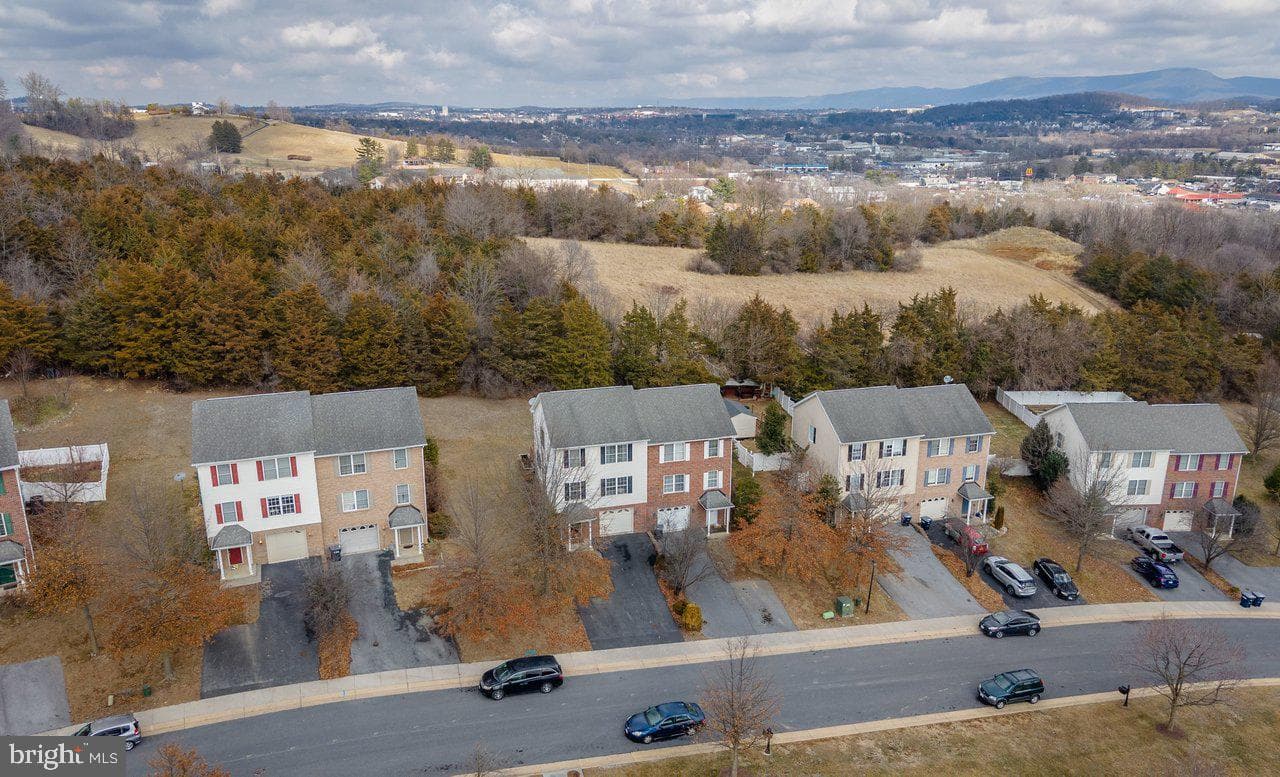 573 Pointe Drive photo 47
