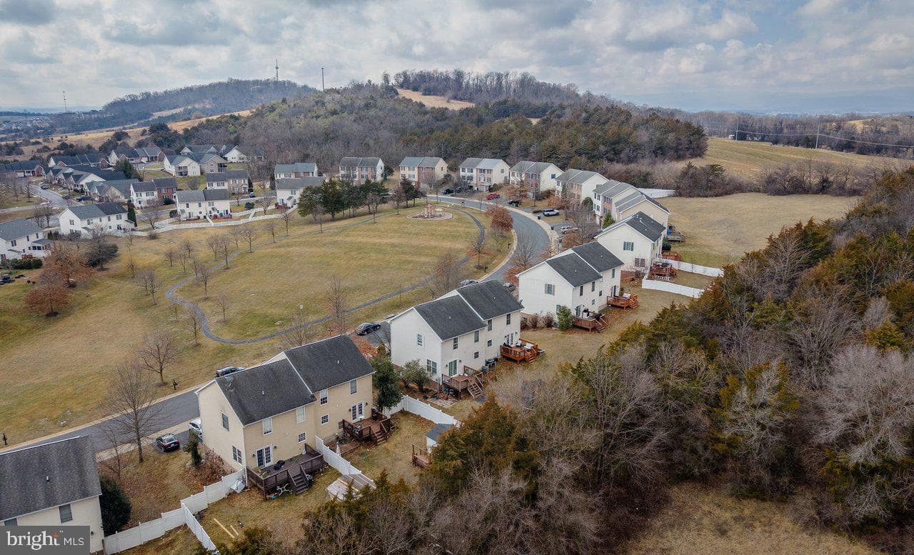 573 Pointe Drive photo 51