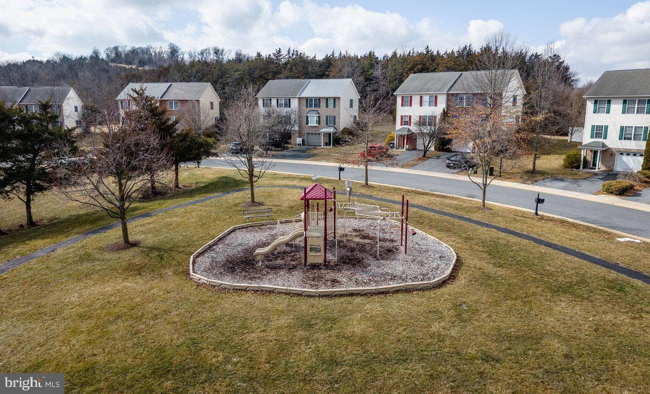 573 Pointe Drive photo 69