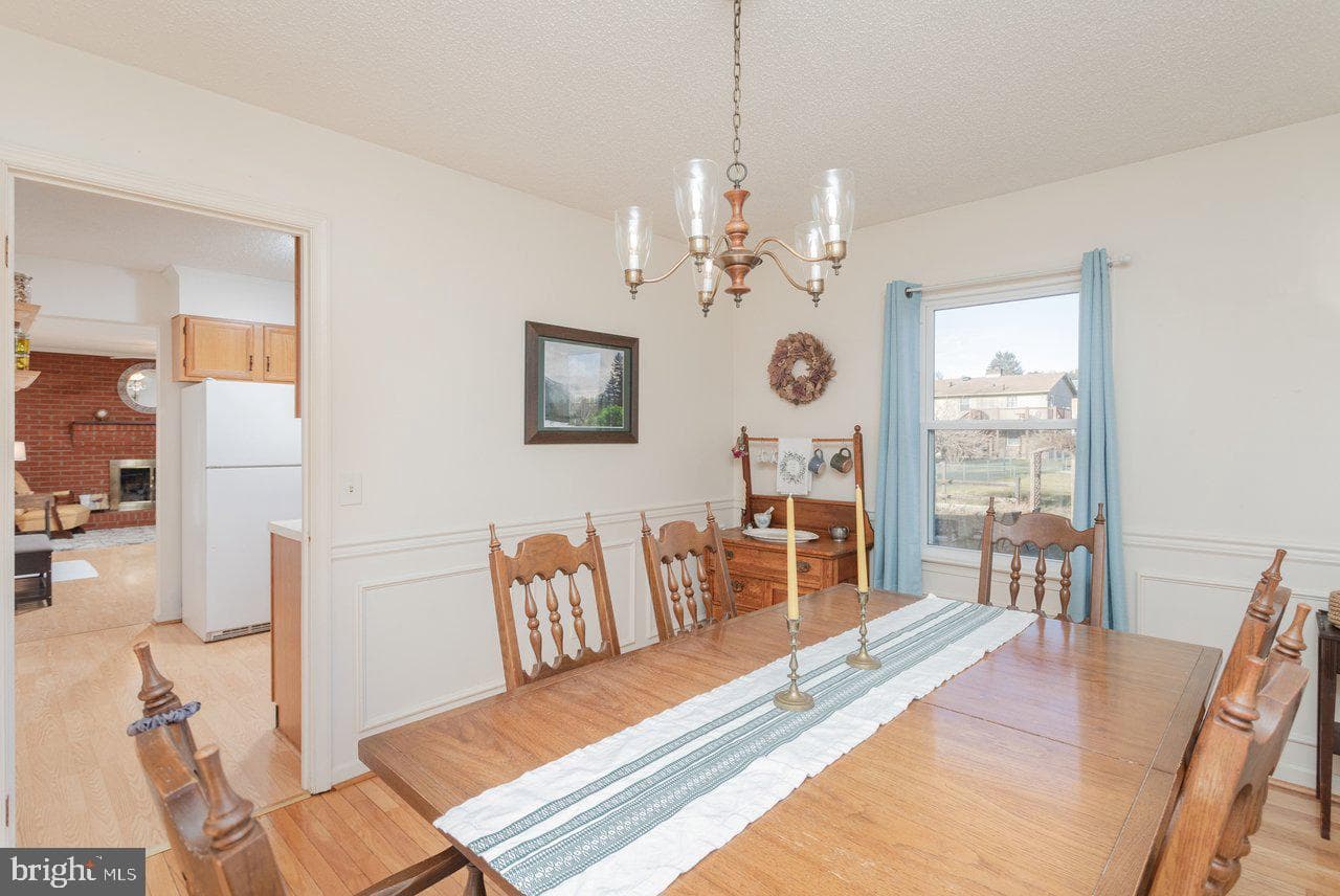25 Emery Street photo 10