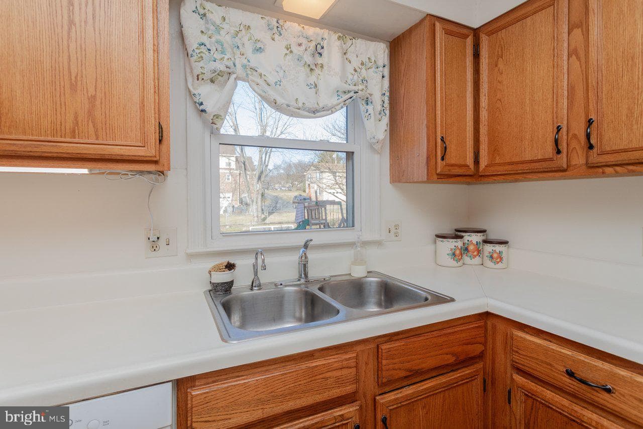 25 Emery Street photo 15