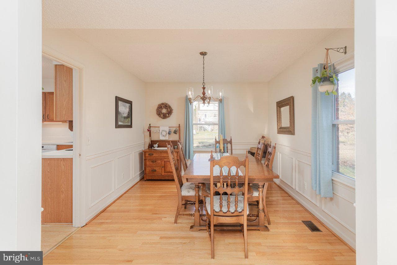 25 Emery Street photo 8