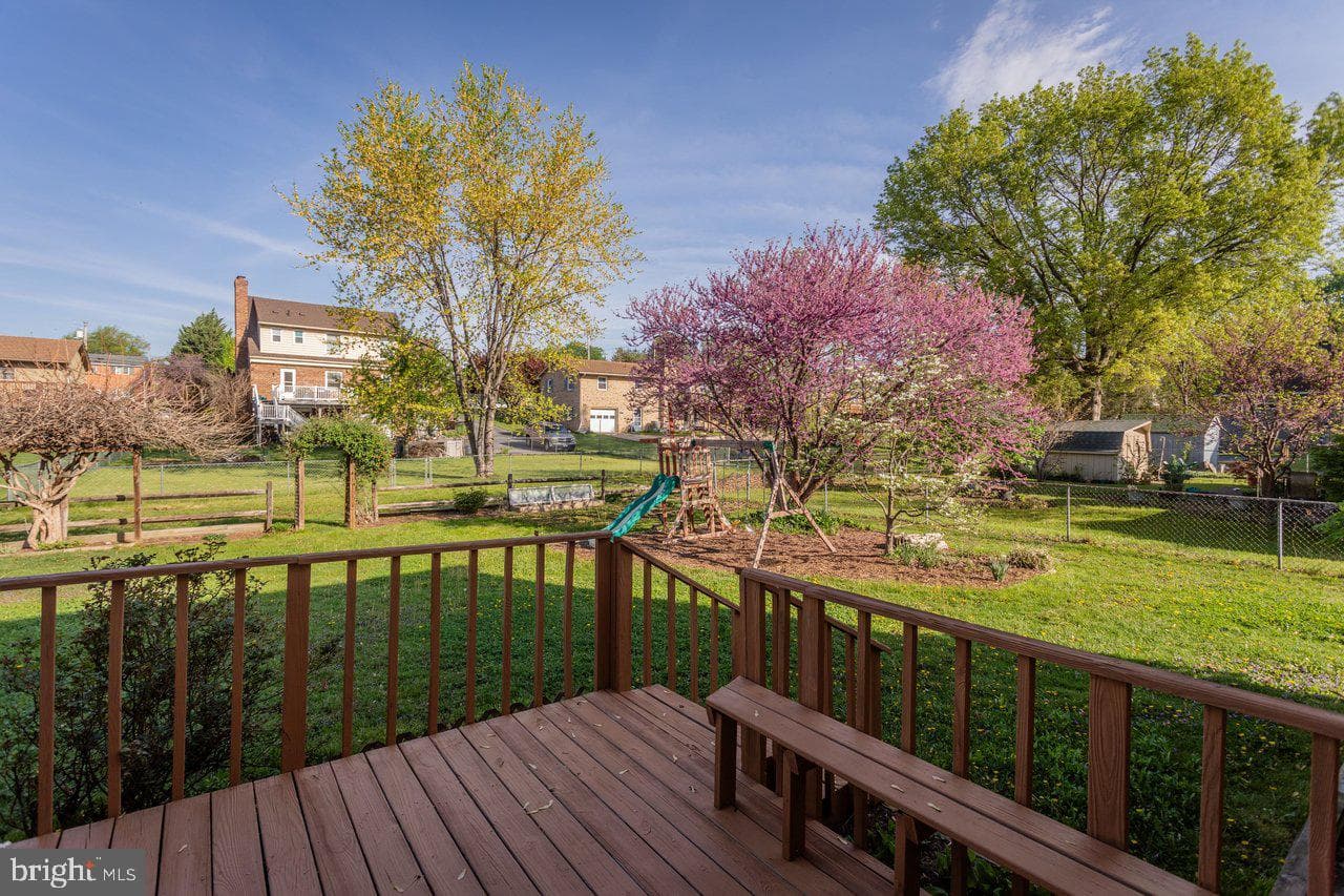 25 Emery Street photo 90