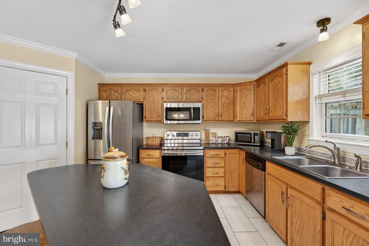 298 Emerald Drive photo 16