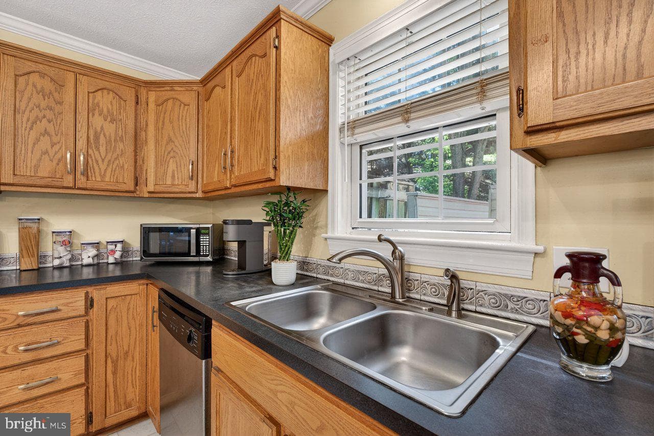 298 Emerald Drive photo 17