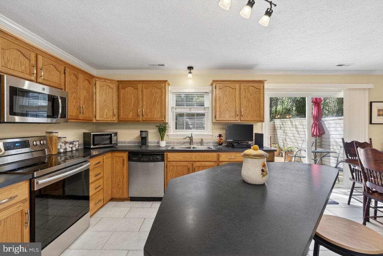 298 Emerald Drive photo 18