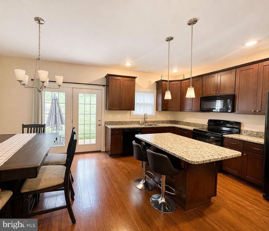 2238 Deyerle Avenue photo 8