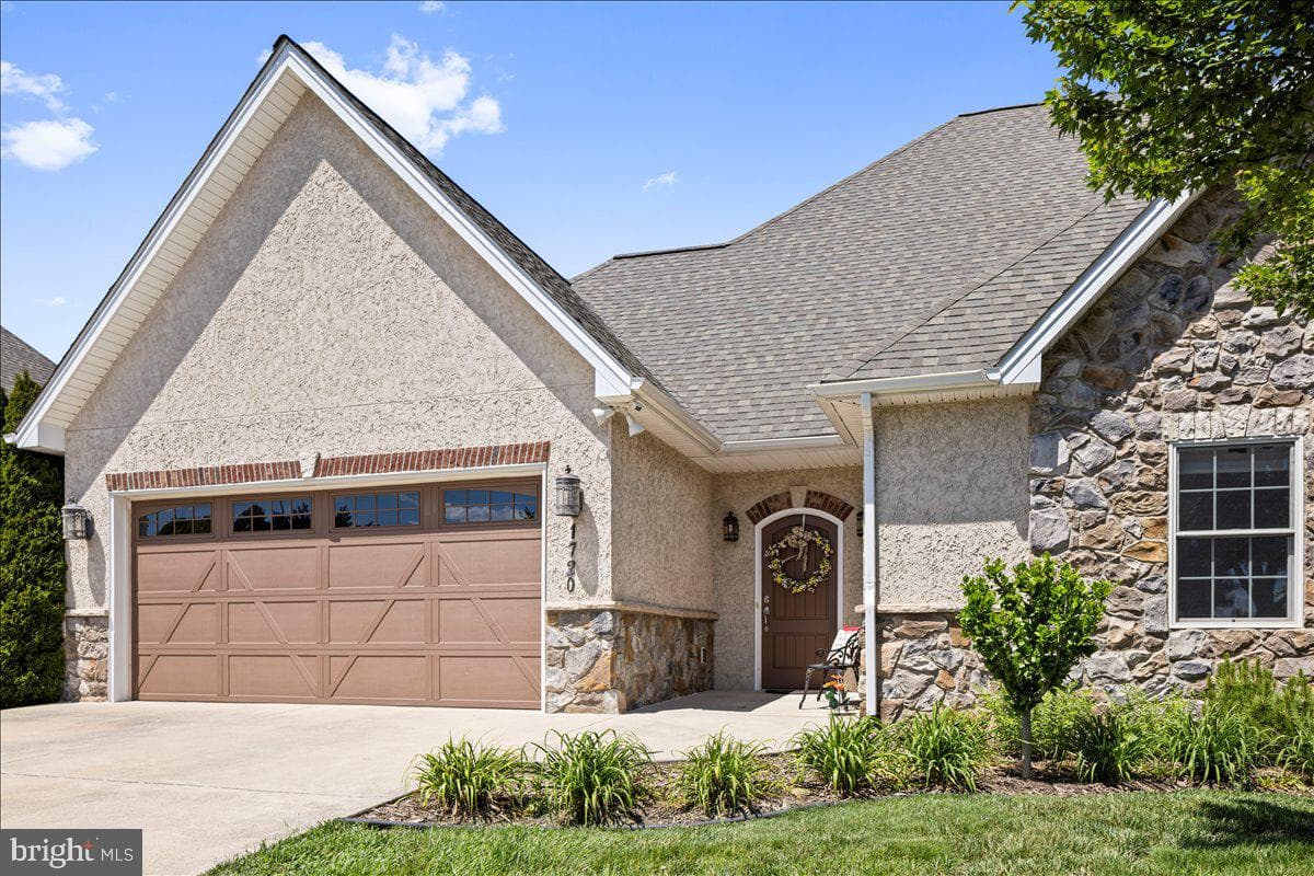 1720 Sherry Ln photo 2