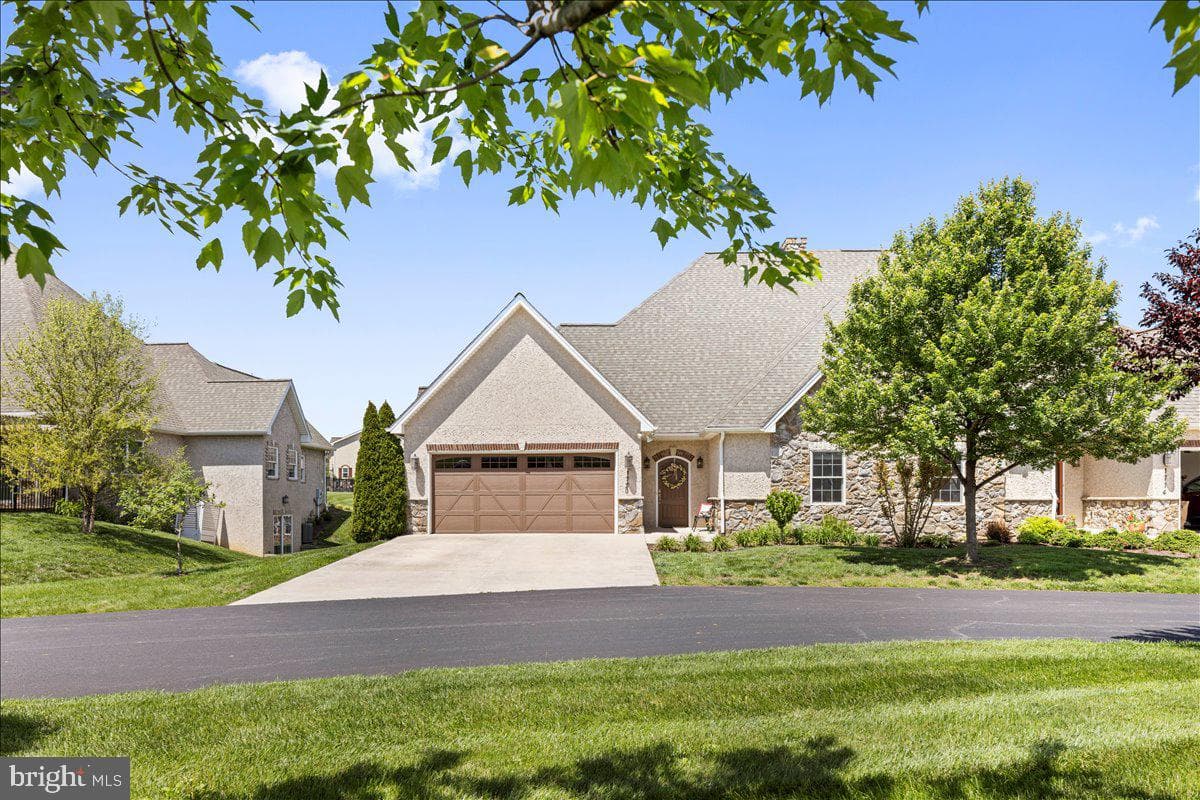 1720 Sherry Ln photo 3