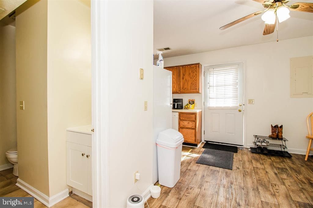 839 Vine Street photo 10