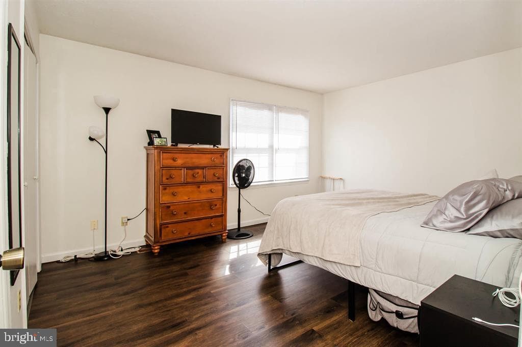 839 Vine Street photo 16