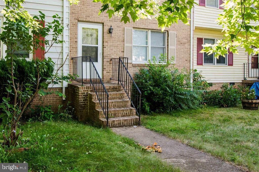839 Vine Street photo 3