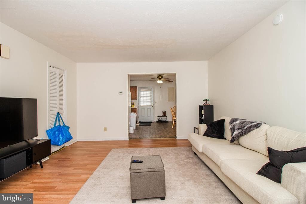 839 Vine Street photo 5