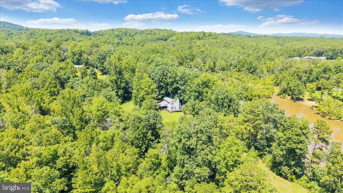 620 Varley Lane photo 1