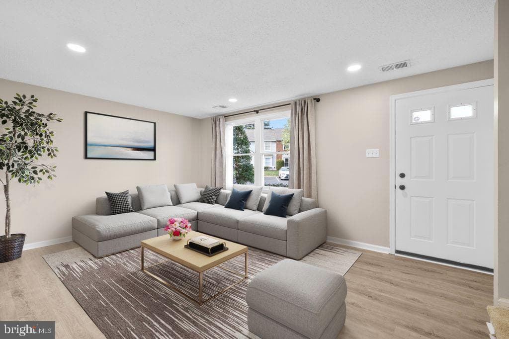 9724 Candace Court photo 4