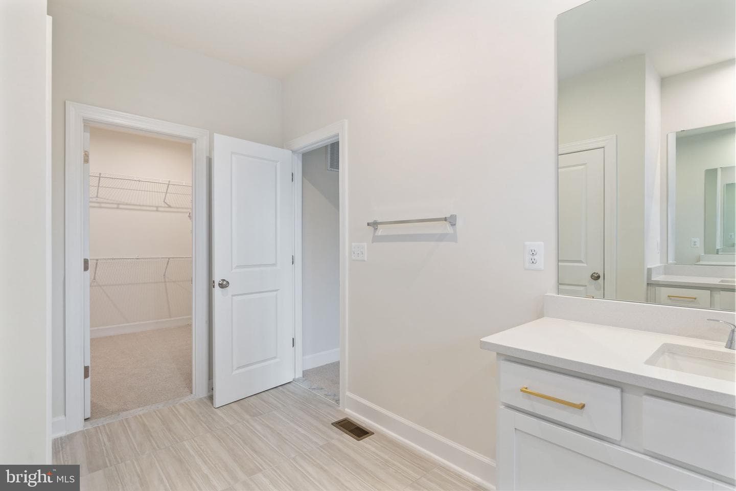 11560 Chapman Mill Dr photo 39
