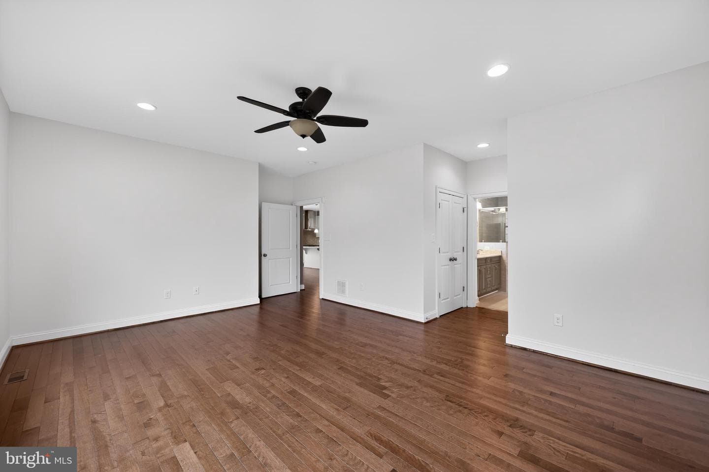 5160 Farmount Terrace #16 photo 15