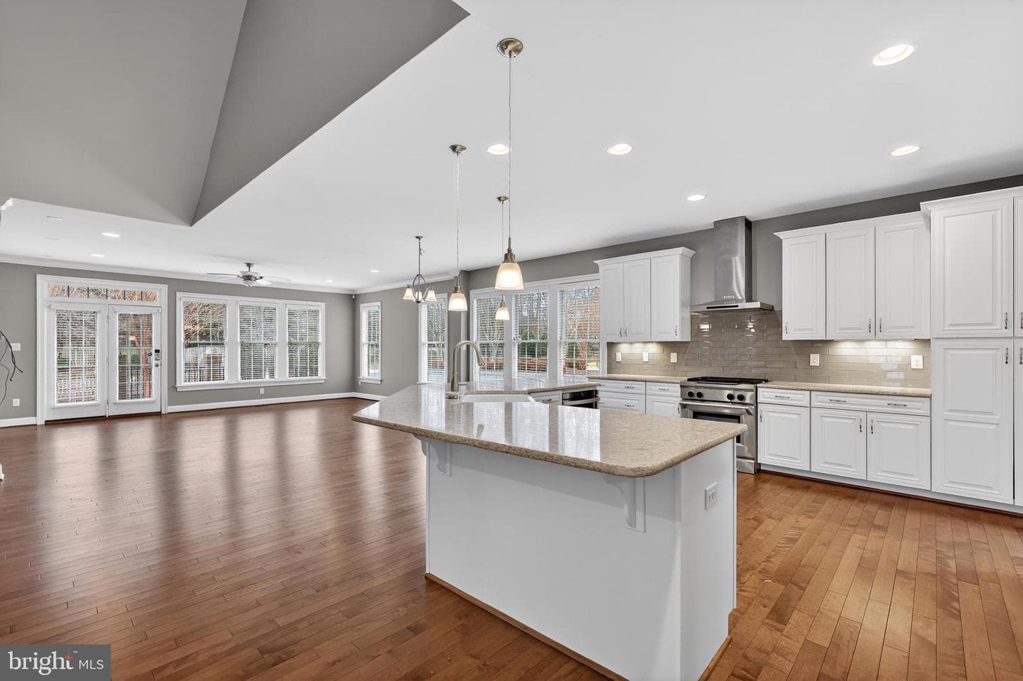 5160 Farmount Terrace #16 photo 5