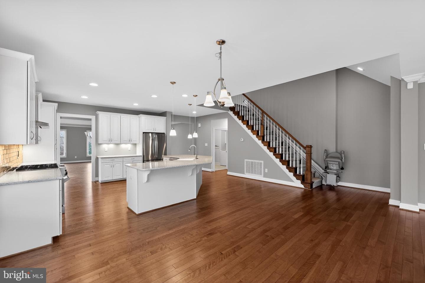 5160 Farmount Terrace #16 photo 7