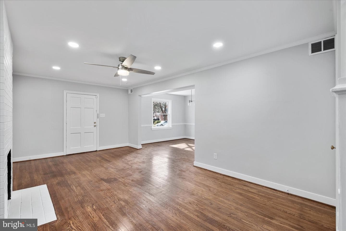 5806 S Crestwood Avenue photo 8