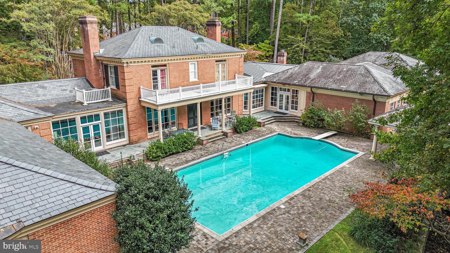 214 Rolfe Road photo 1