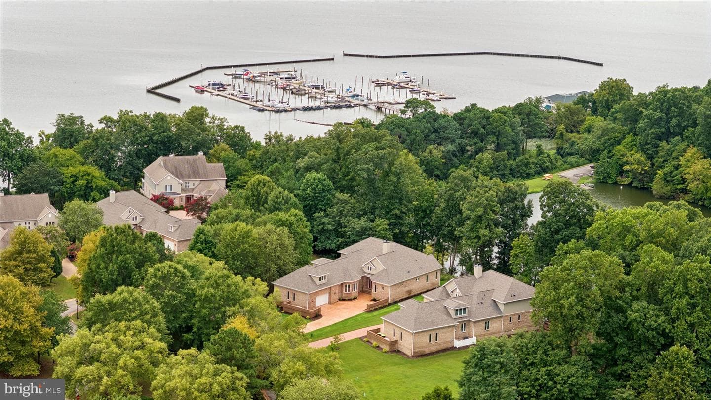 424 Rivers Edge photo 40