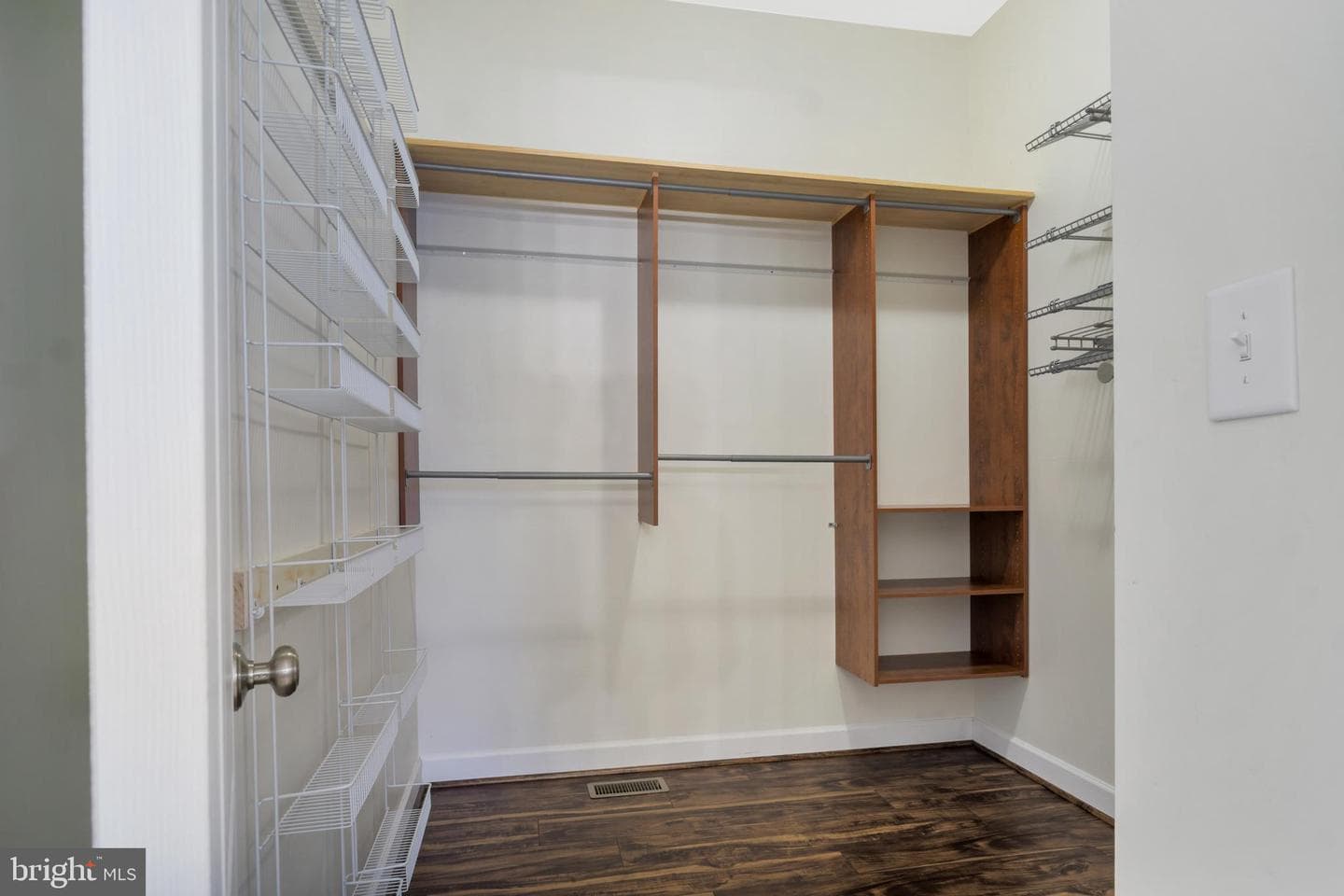 100 Lakewood Drive photo 22