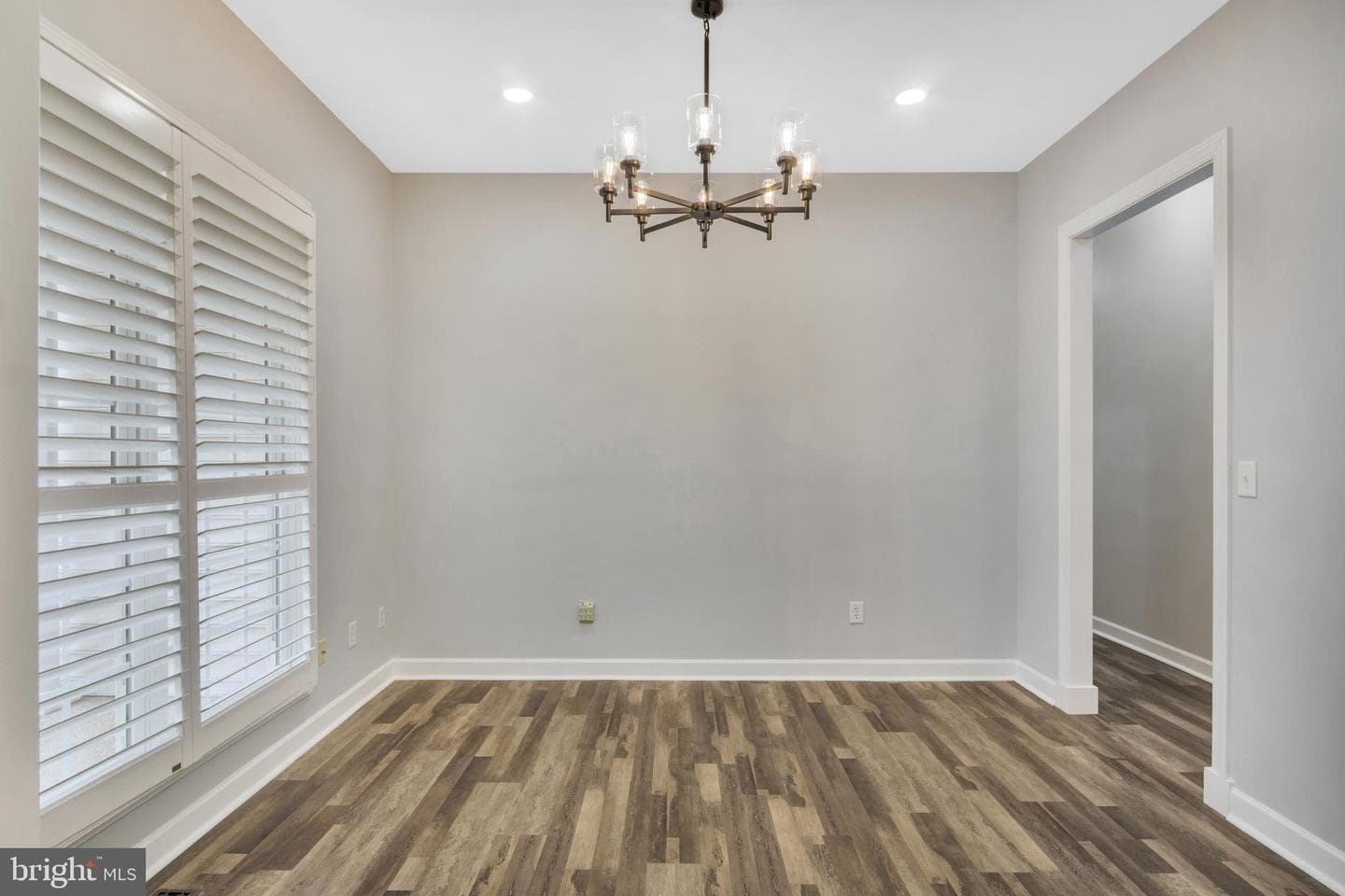 100 Lakewood Drive photo 5