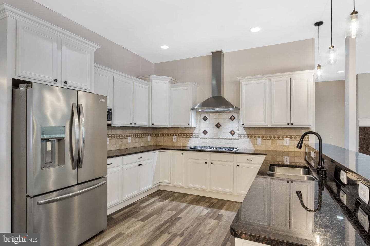 100 Lakewood Drive photo 8
