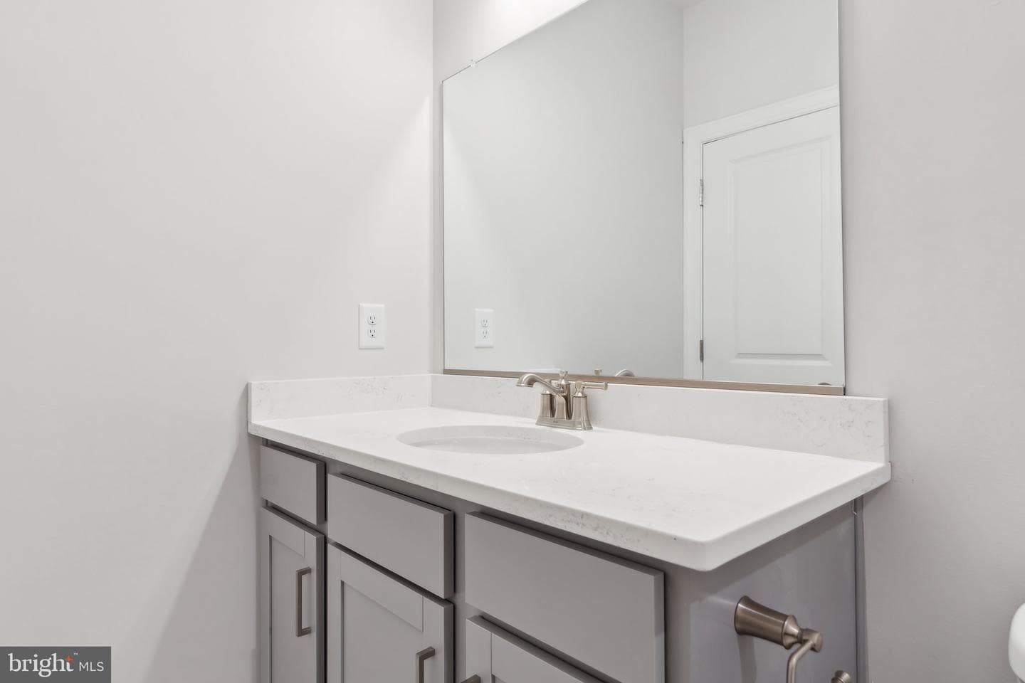1260 Treviso Bay photo 12