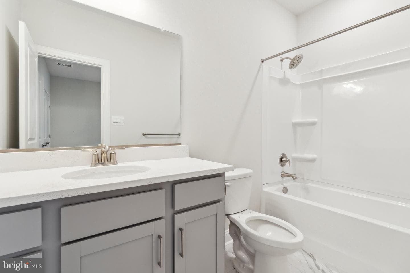 1260 Treviso Bay photo 14