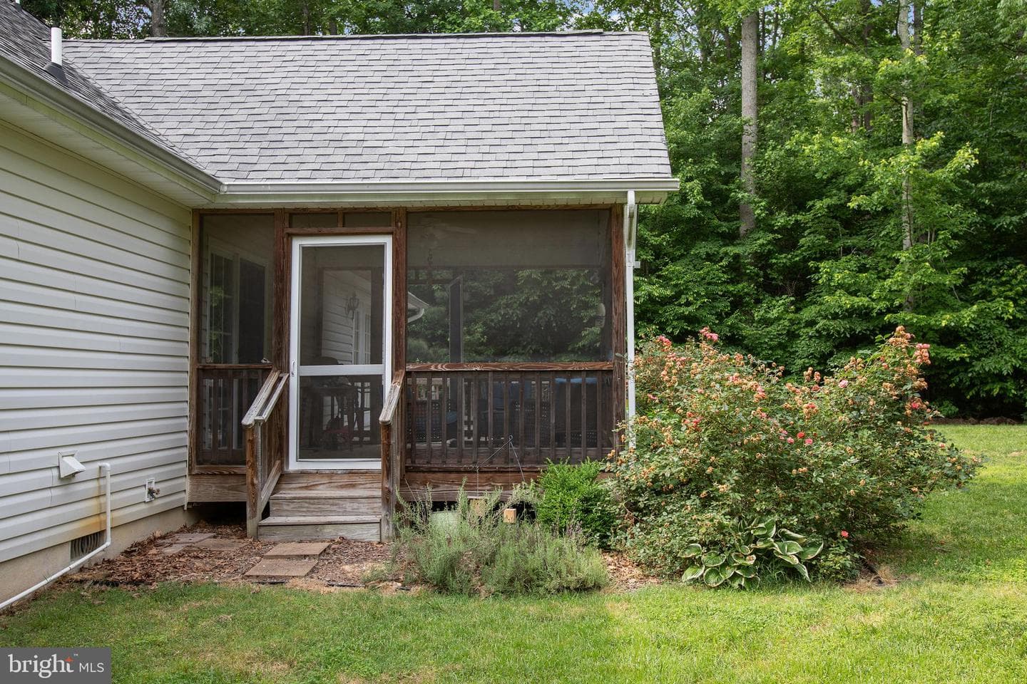 10586 Eisenhower Drive photo 40